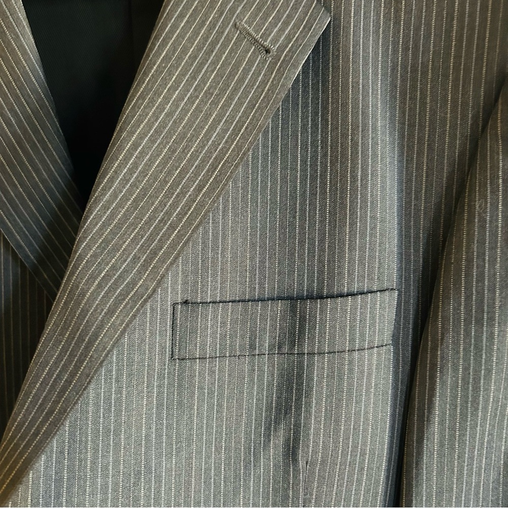 Burberry Classic Gray Pinstripe Two Button Men's Suit Coat Size 44R Timeless